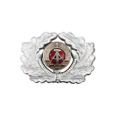 Distintivo NVA soldato con berretto