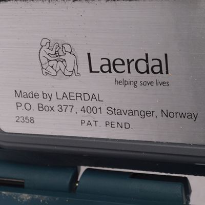 Aspiratore elettrico Laerdal LSU in valigetta di plastica Esercito ceco 8080105 3