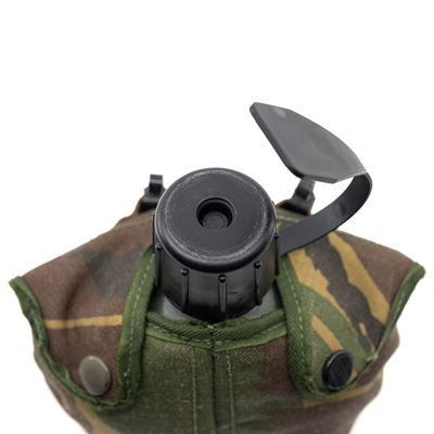 Bottiglia da campo olandese con beccuccio, tappo NBC e involucro DPM usata Esercito olandese 91452085 2