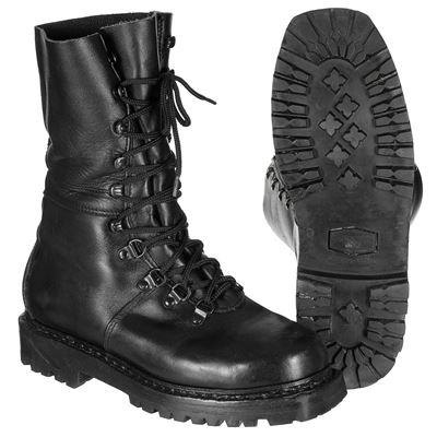 Scarpe austriache BH con occhielli alti in pelle usate