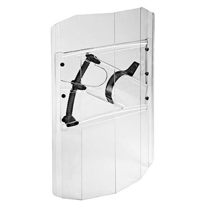 Scudo antiurto squadrato tenuto nella mano sinistra