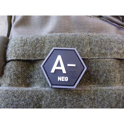 Patch esagonale sangue A NEG plastica NERO SWAT