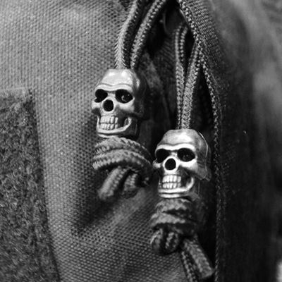 Perla LEBKA in plastica da infilare su cordoncino ARGENTO