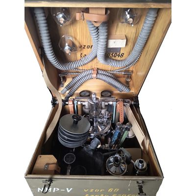 Apparecchio narcotizzante NMP-V nella cassa Esercito ceco 87-NMP-V 2